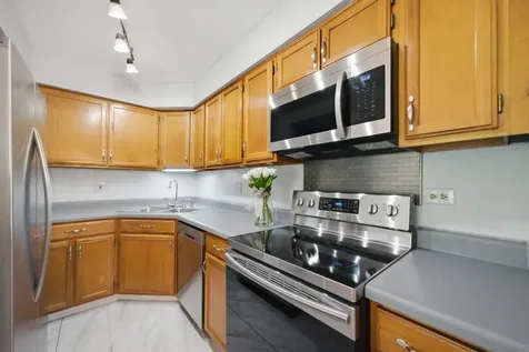 814 North River Road Mount Prospect IL 60056