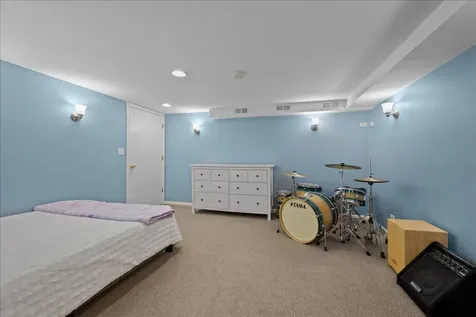 685 Wicklow Road Deerfield IL 60015