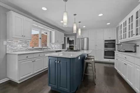685 Wicklow Road Deerfield IL 60015
