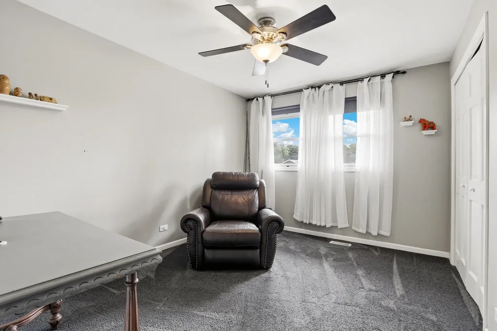 11S560 Whittington Lane Naperville IL 60564