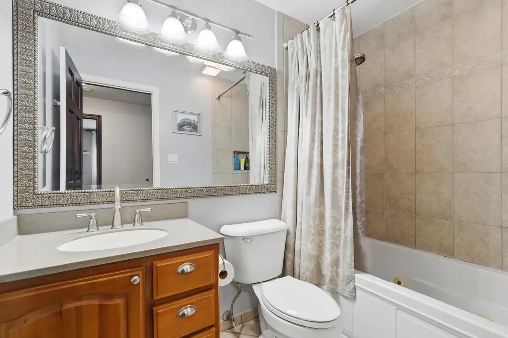 11S560 Whittington Lane Naperville IL 60564
