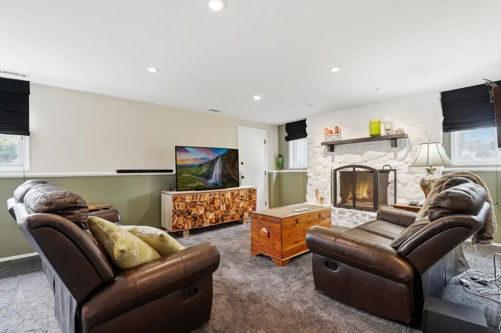 11S560 Whittington Lane Naperville IL 60564