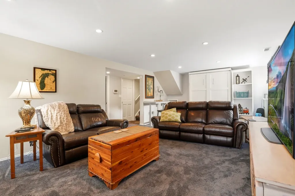 11S560 Whittington Lane Naperville IL 60564