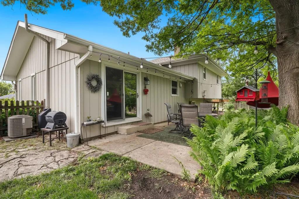 11S560 Whittington Lane Naperville IL 60564