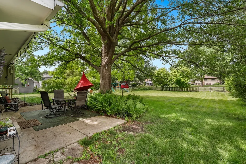 11S560 Whittington Lane Naperville IL 60564