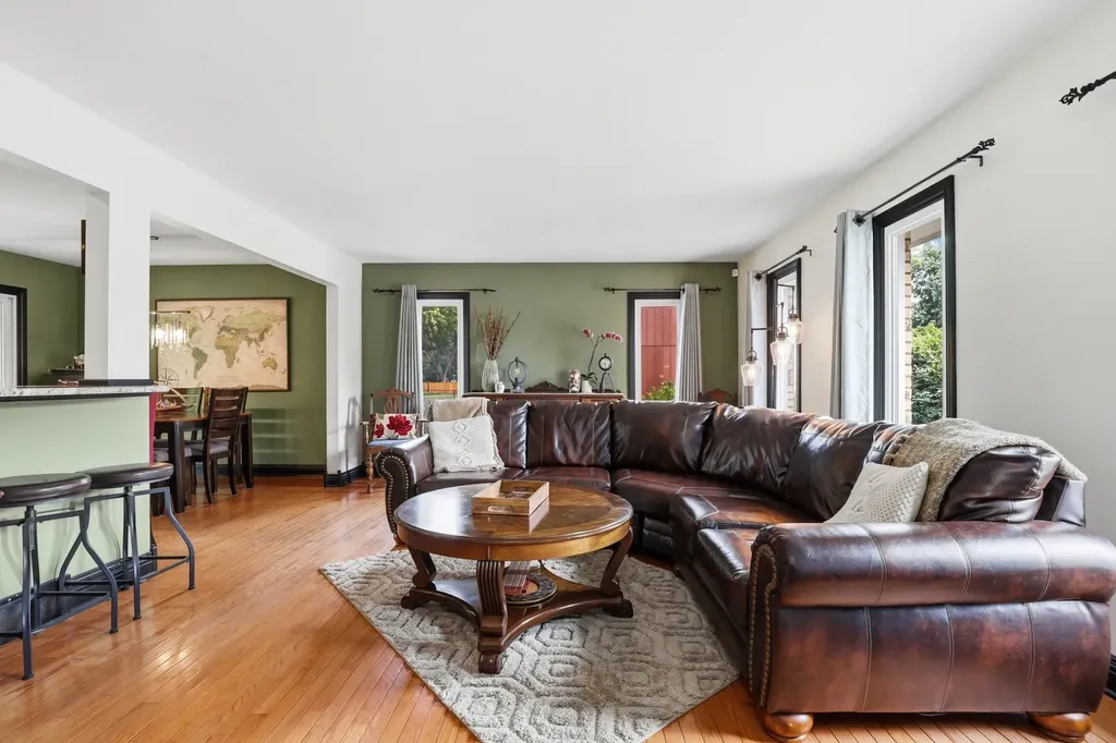 11S560 Whittington Lane Naperville IL 60564