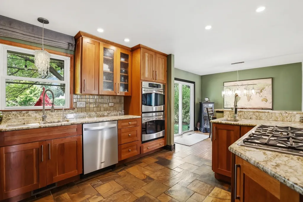 11S560 Whittington Lane Naperville IL 60564