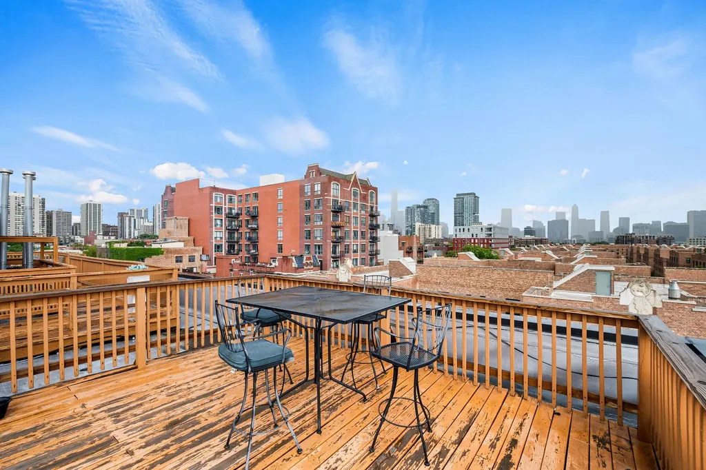 1502 North Sedgwick Street Chicago IL 60610