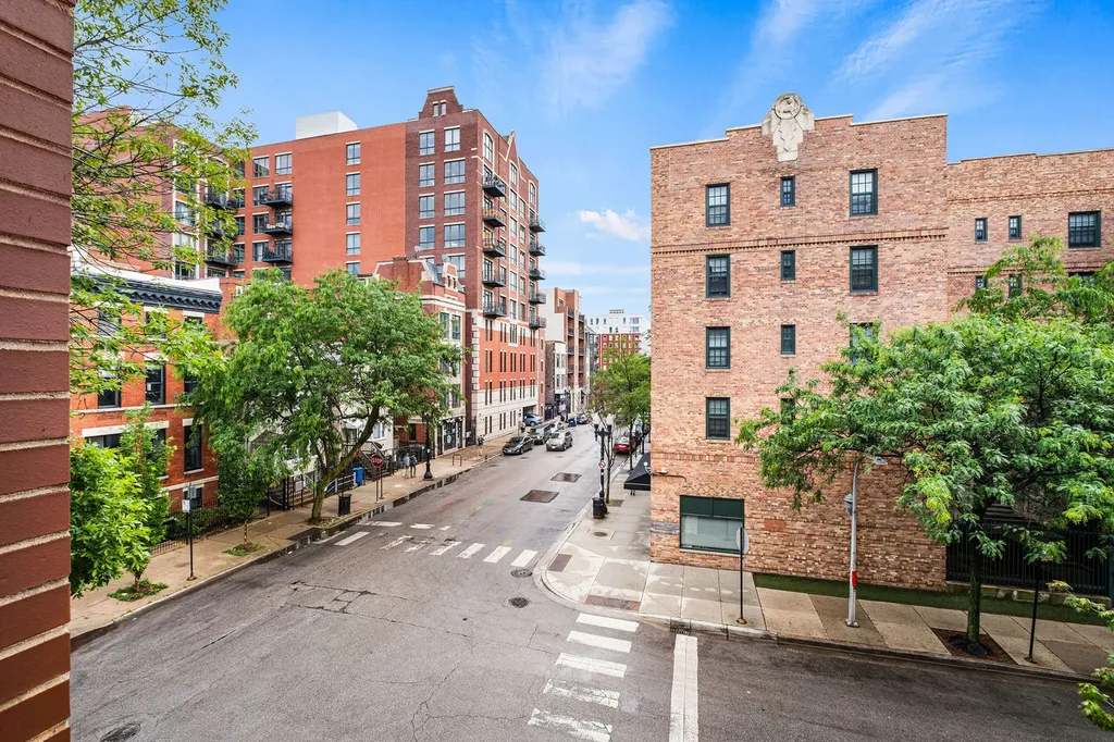 1502 North Sedgwick Street Chicago IL 60610