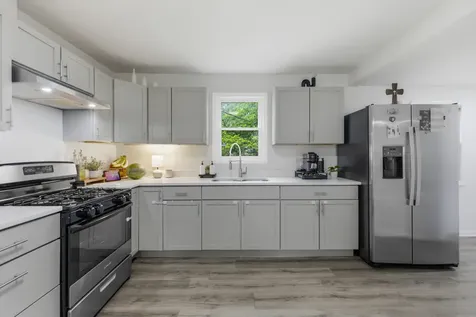 207 East Jefferson Avenue Hampshire IL 60140