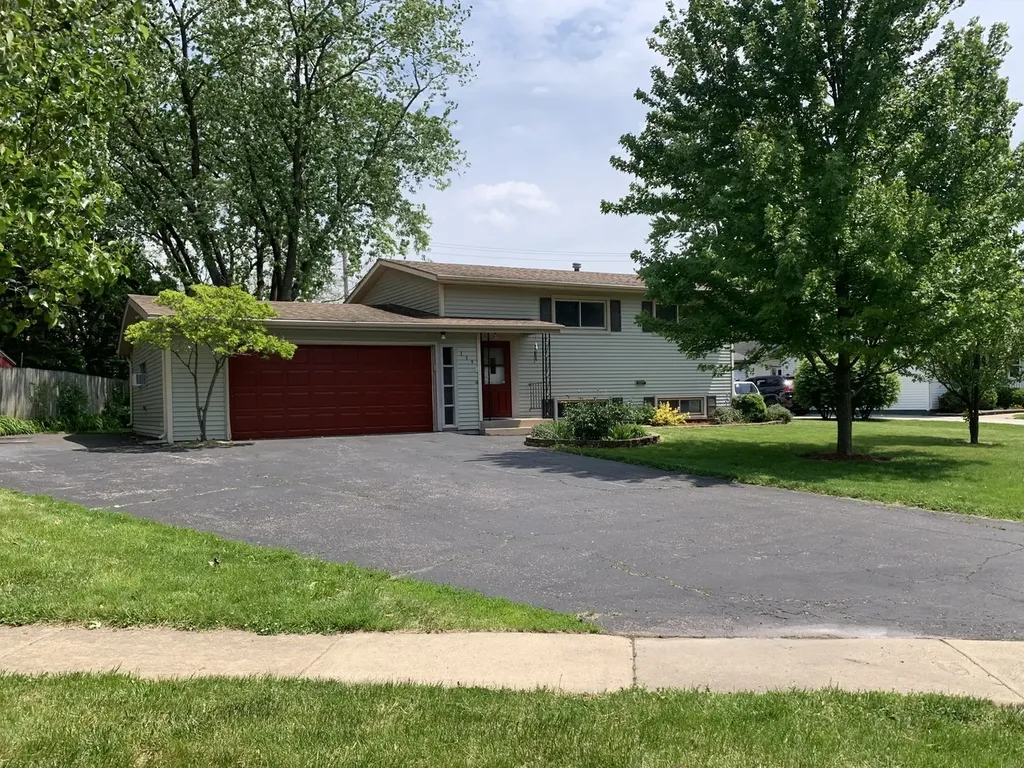 119 Ridge Lane Geneva IL 60134