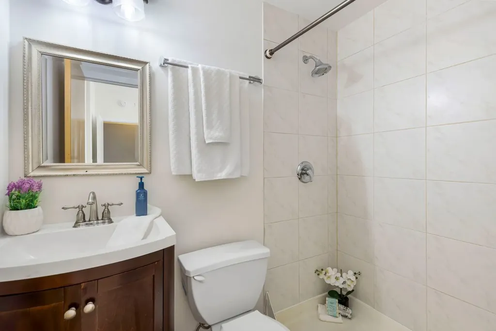 2312 North Bloomingdale Avenue Chicago IL 60647