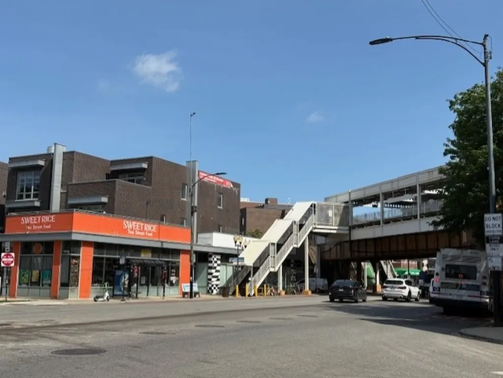 2312 North Bloomingdale Avenue Chicago IL 60647