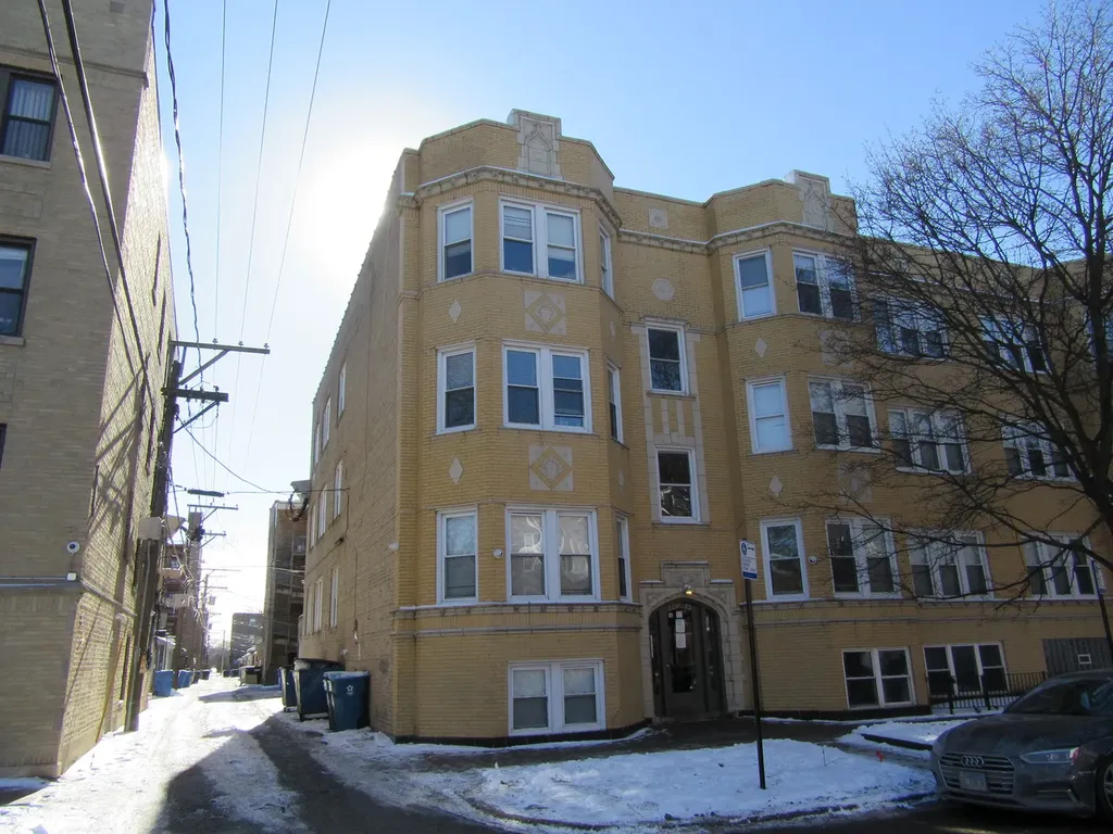 2251 West Rosemont Avenue Chicago IL 60659
