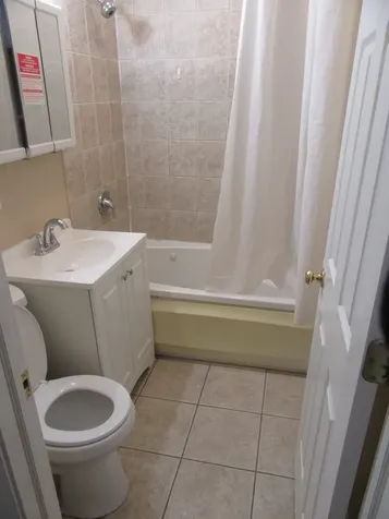 2251 West Rosemont Avenue Chicago IL 60659