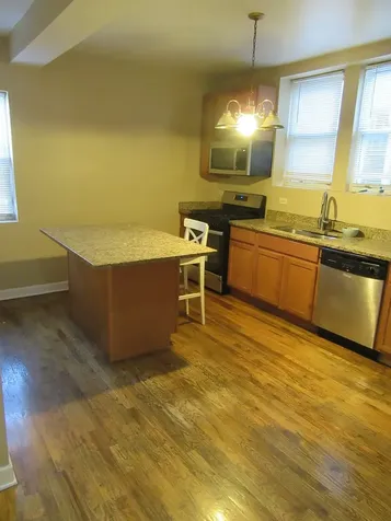 2251 West Rosemont Avenue Chicago IL 60659