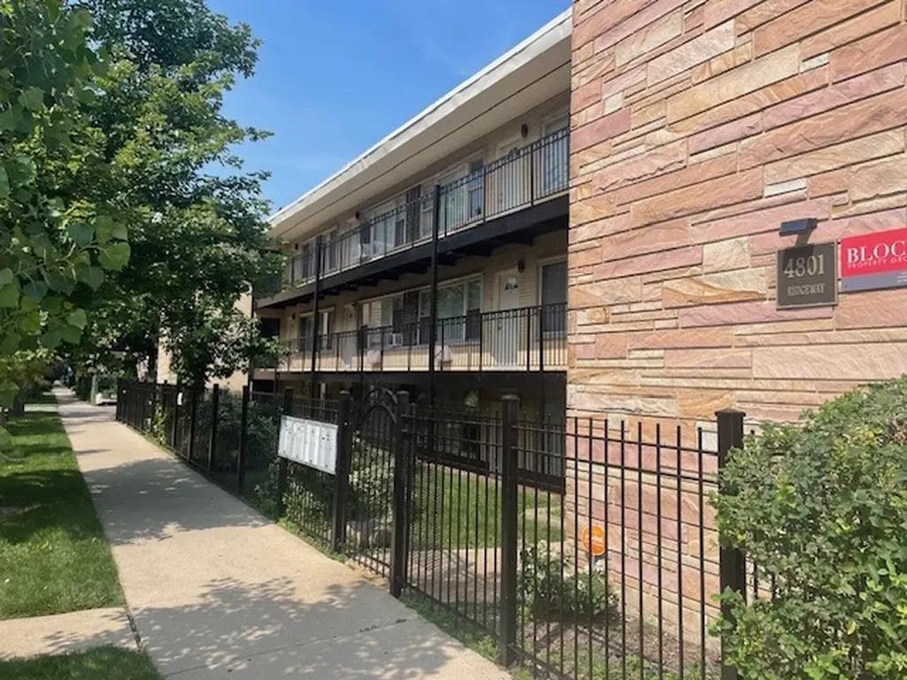 4801 North Ridgeway Avenue Chicago IL 60625