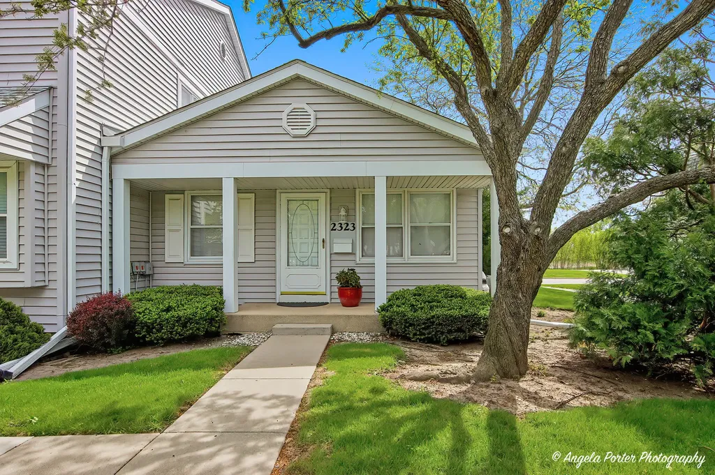2323 Oxhill Court Schaumburg IL 60194
