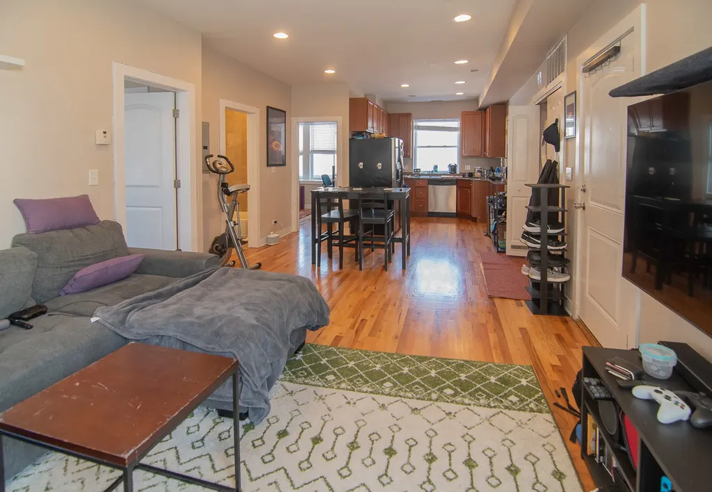 1430 North Maplewood Avenue Chicago IL 60622