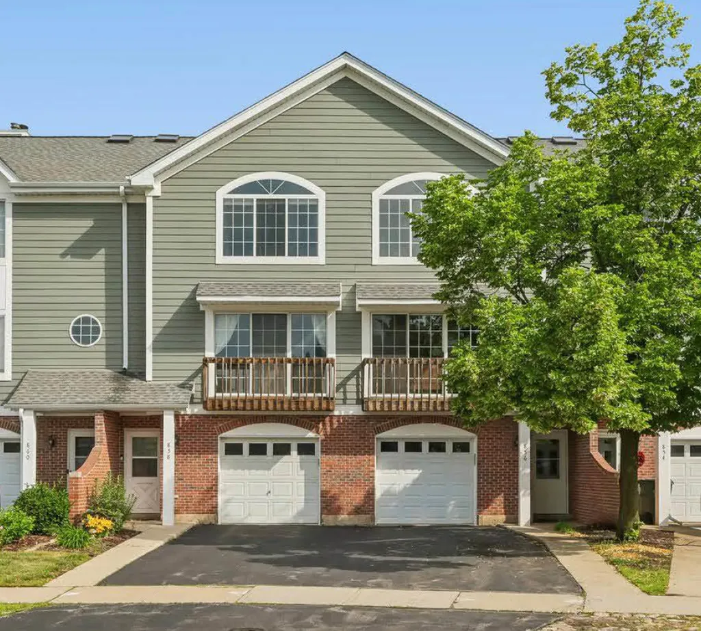856 West Saint Johns Place Palatine IL 60067