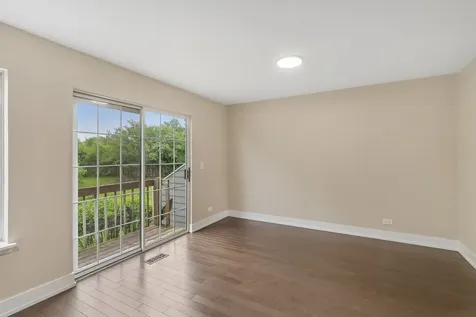 856 West Saint Johns Place Palatine IL 60067
