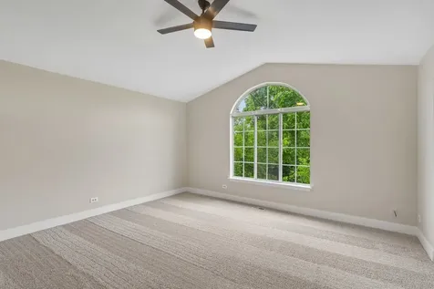 856 West Saint Johns Place Palatine IL 60067