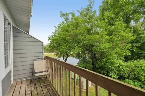 856 West Saint Johns Place Palatine IL 60067