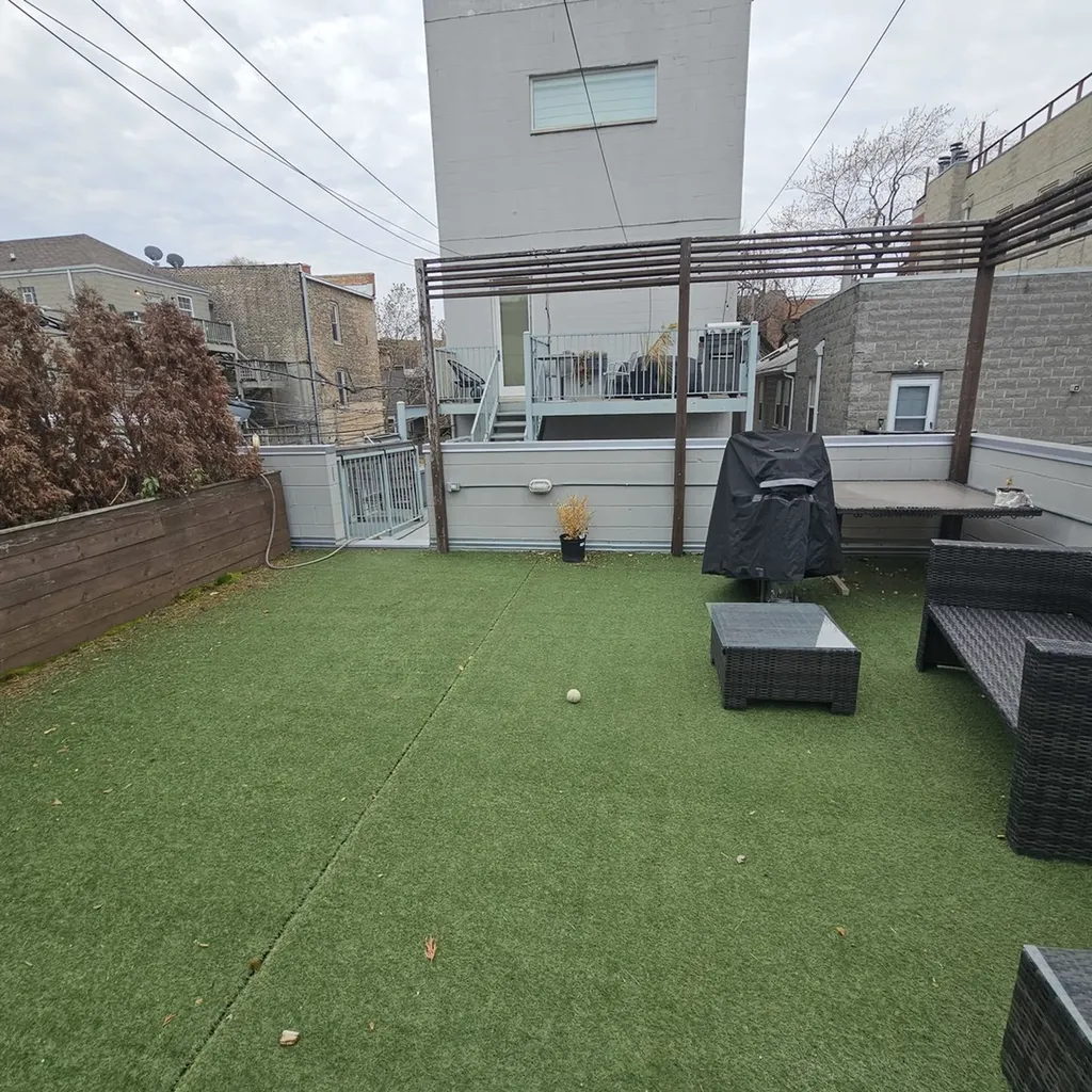 1013 North Honore Street Chicago IL 60622