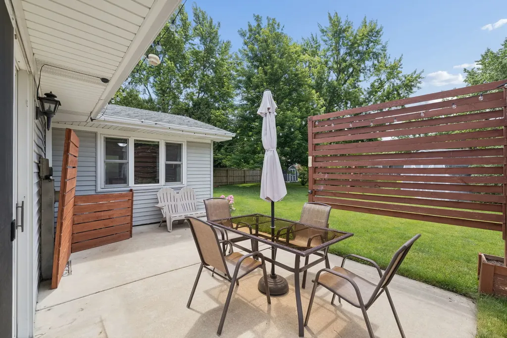 1950 Heather Drive Aurora IL 60506