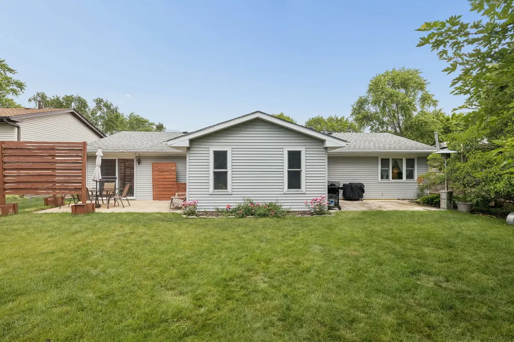1950 Heather Drive Aurora IL 60506