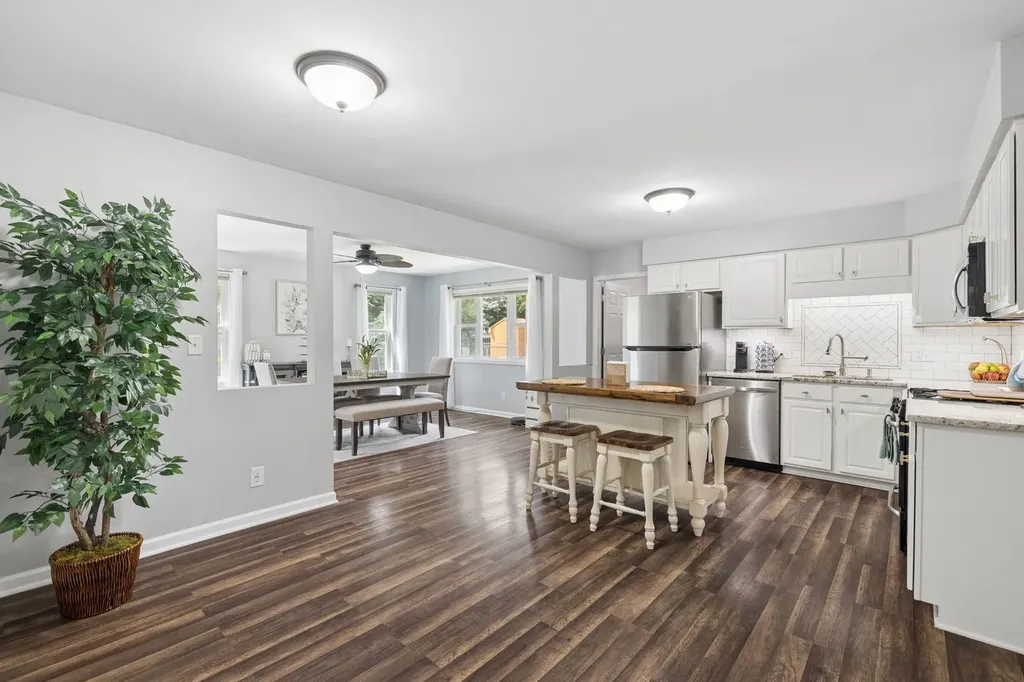1950 Heather Drive Aurora IL 60506