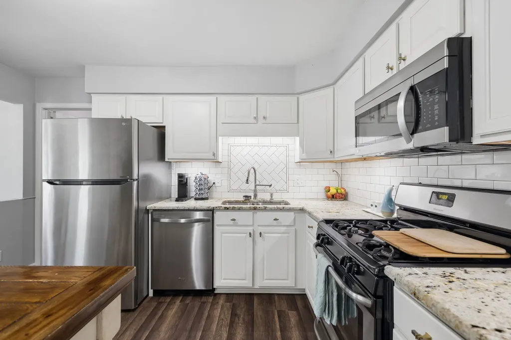 1950 Heather Drive Aurora IL 60506