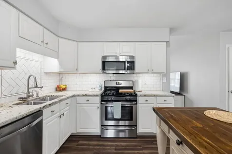 1950 Heather Drive Aurora IL 60506