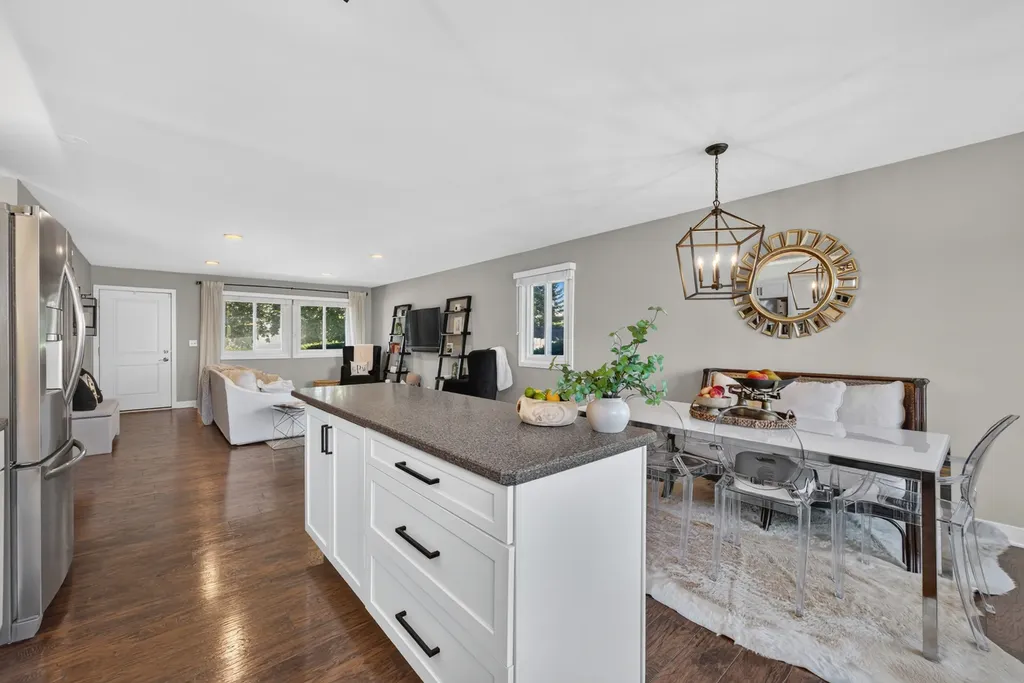 30W253 Bedford Lane Warrenville IL 60555