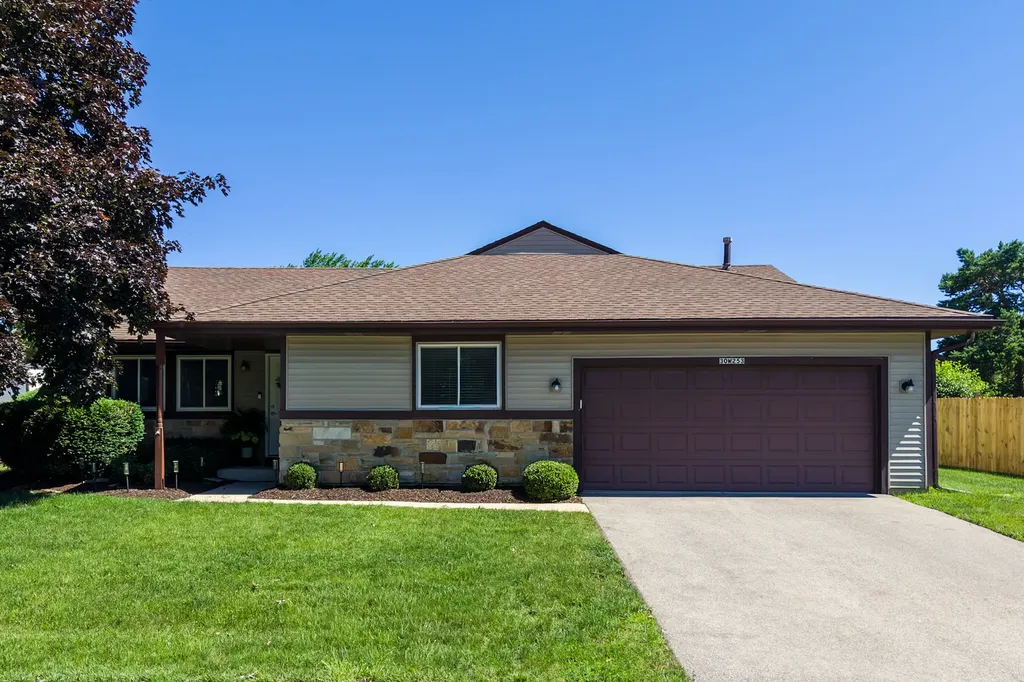 30W253 Bedford Lane Warrenville IL 60555