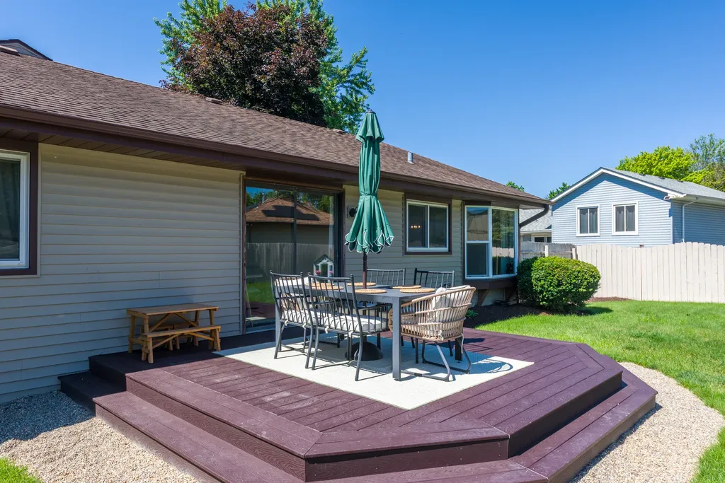 30W253 Bedford Lane Warrenville IL 60555