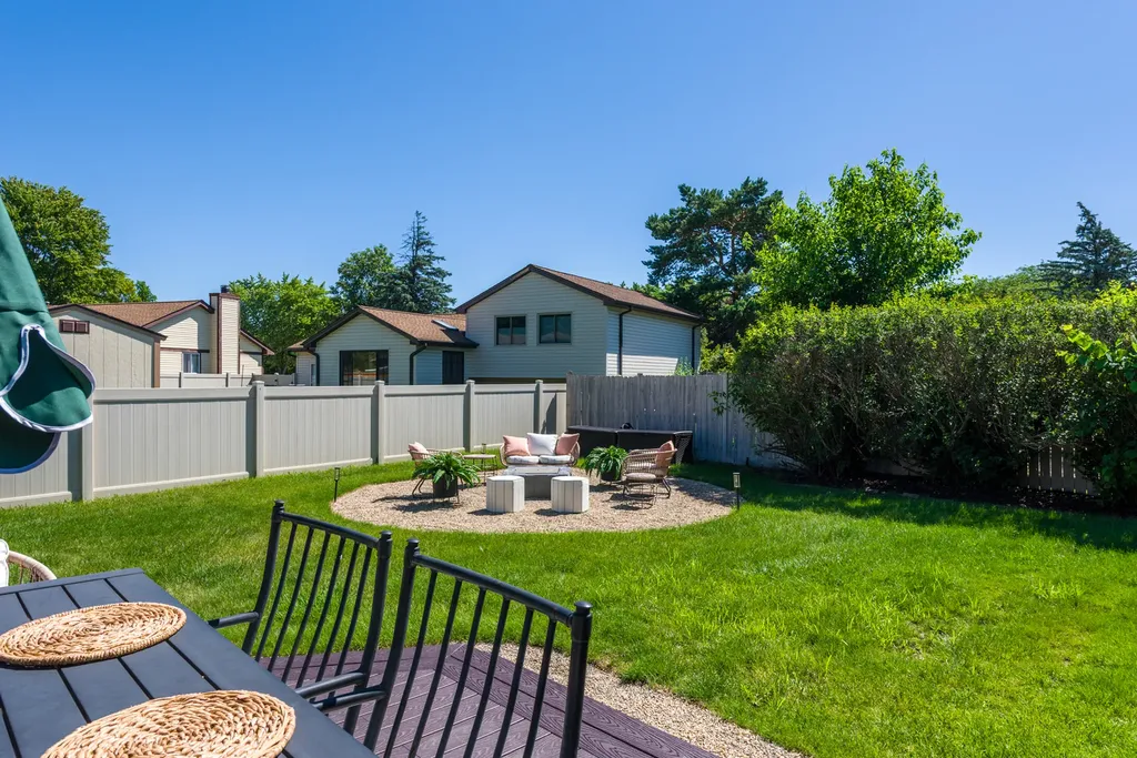 30W253 Bedford Lane Warrenville IL 60555