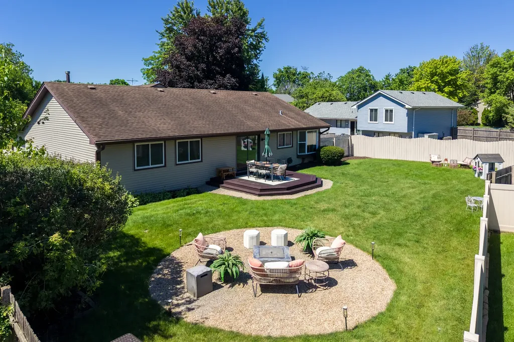 30W253 Bedford Lane Warrenville IL 60555