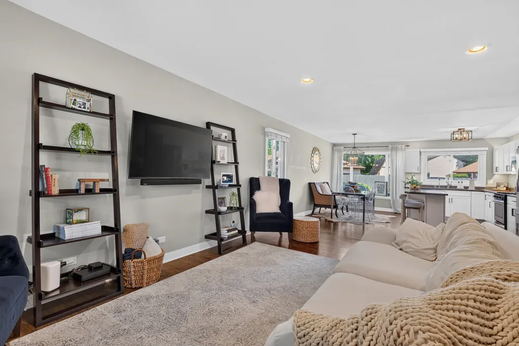 30W253 Bedford Lane Warrenville IL 60555