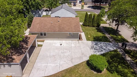 1310 Klein Drive Streamwood IL 60107