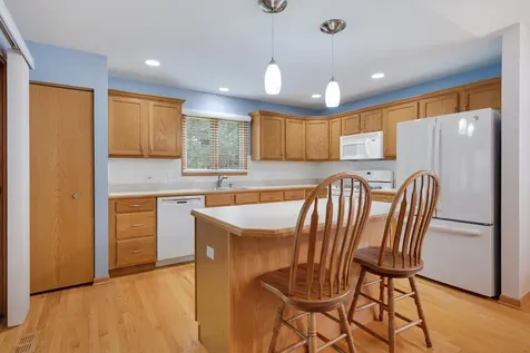 639 Hampshire Drive Hampshire IL 60140