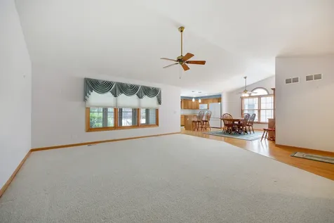 639 Hampshire Drive Hampshire IL 60140