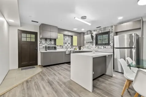 2307 Lake Street Evanston IL 60201
