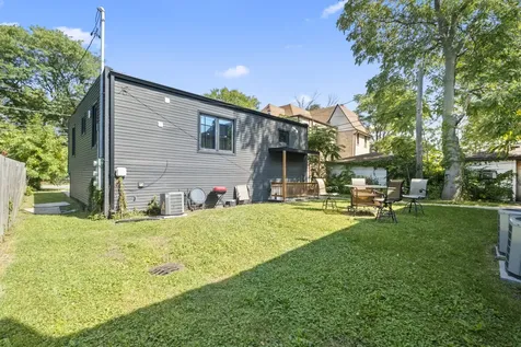 2307 Lake Street Evanston IL 60201