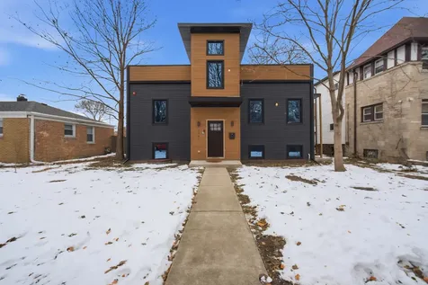 2307 Lake Street Evanston IL 60201
