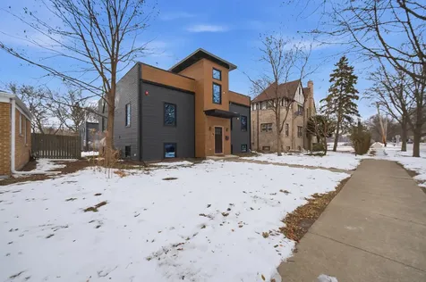 2307 Lake Street Evanston IL 60201