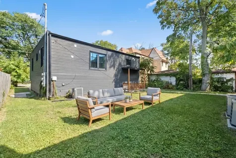 2307 Lake Street Evanston IL 60201