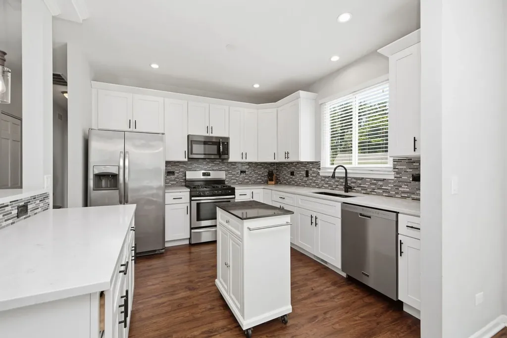 169 Sandalwood Lane Bolingbrook IL 60440