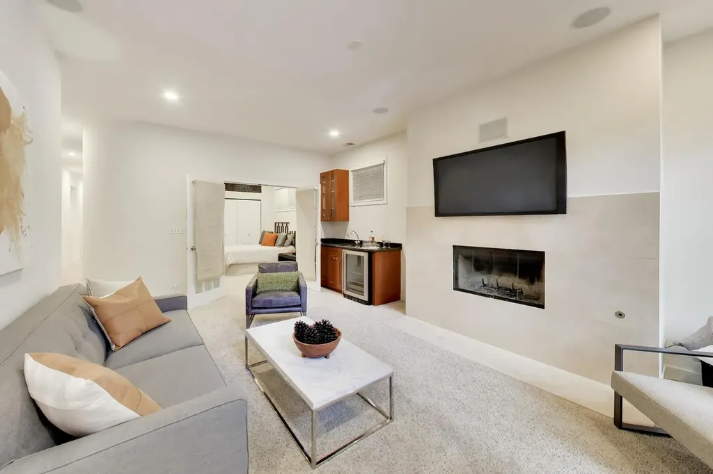 1019 North Honore Street Chicago IL 60622