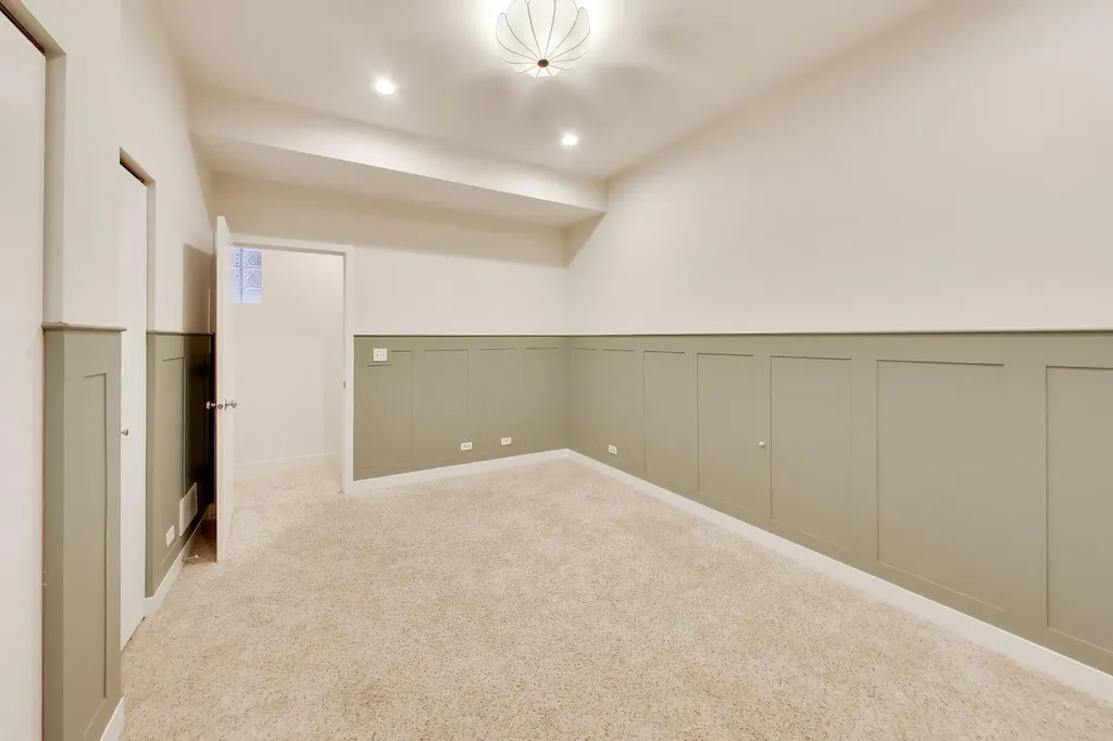 1019 North Honore Street Chicago IL 60622